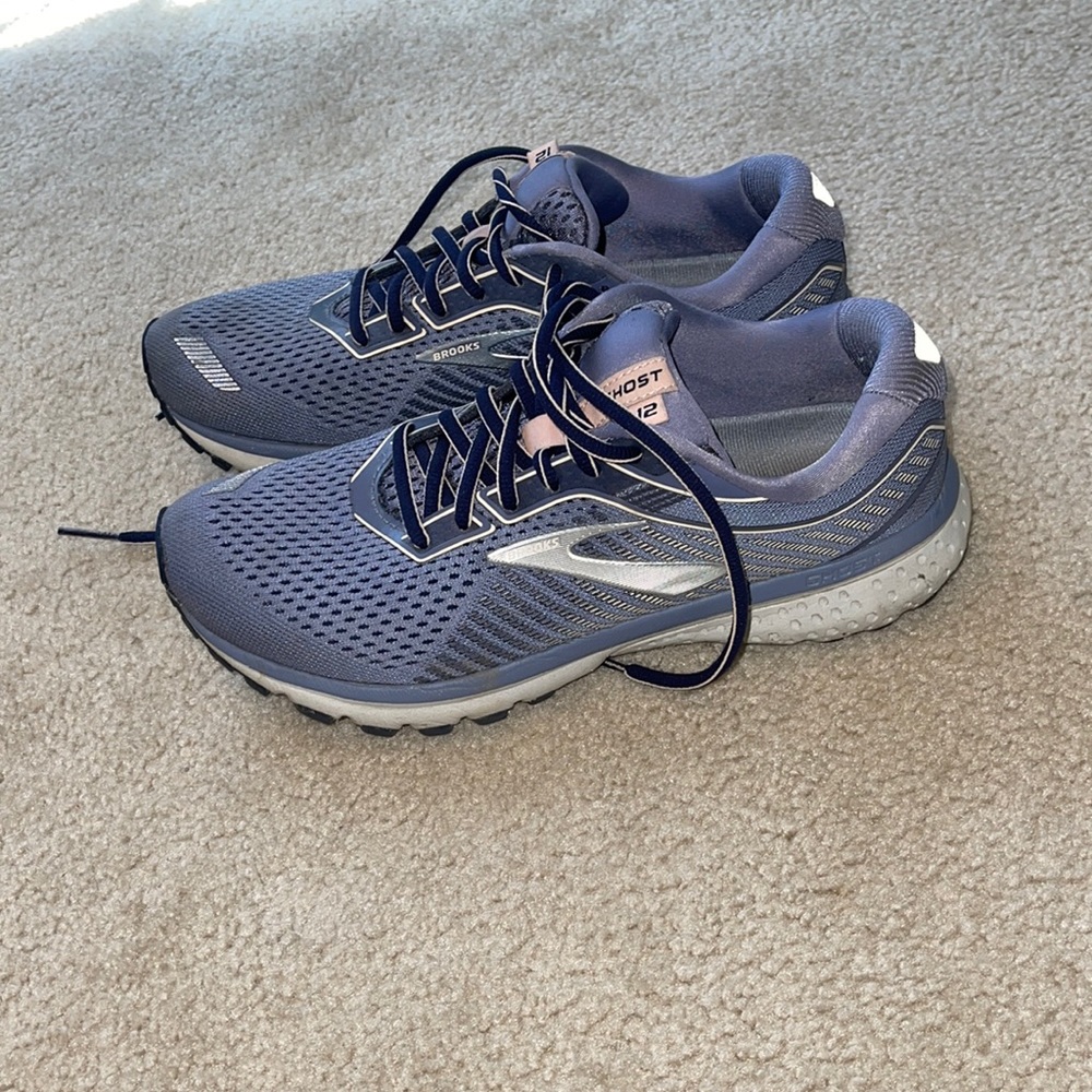Brooks ghost 12 running shoes